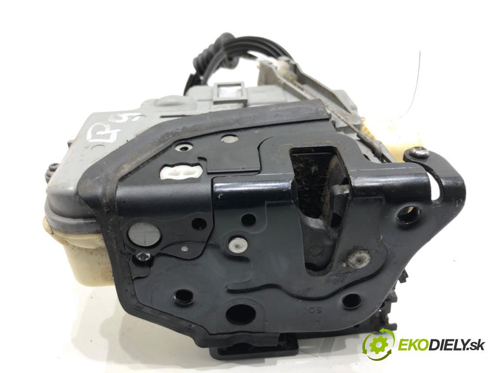 VW PASSAT B6 Kombi 2007 103 kW 2.0 TDI 1968 zámok Dvere ľavy predný 3C1837015A