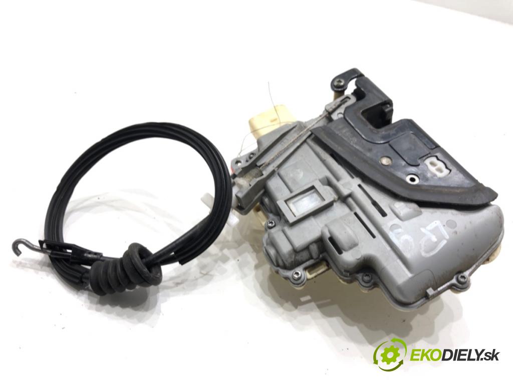 VW PASSAT B6 Kombi 2007 103 kW 2.0 TDI 1968 zámok Dvere ľavy predný 3C1837015A