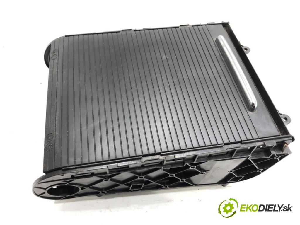 VW PASSAT B6 Kombi 2007 103 kW 2.0 TDI 1968 držák na nápoje 3C0858329A (Držák nápojů)