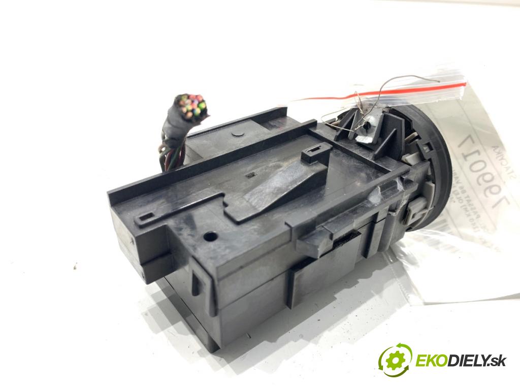 VW PASSAT B6 Kombi 2007 103 kW 2.0 TDI 1968 spinačka 3C0905843Q (Spínacia skrinka)