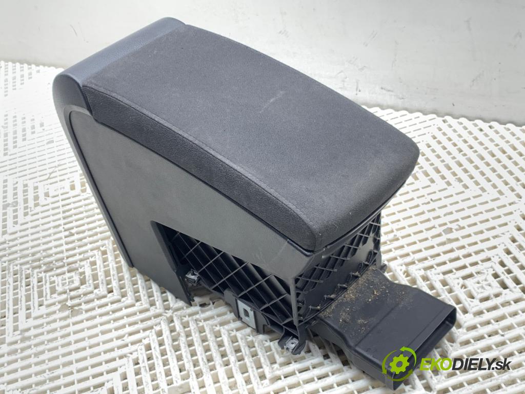 VW PASSAT B6 Kombi 2007 103 kW 2.0 TDI 1968 loketní opěrka 3C0863319S (Loketní opěrka)