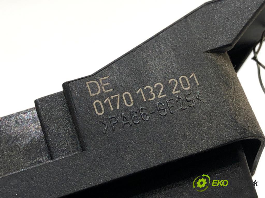 VW PASSAT B6 Kombi 2007 103 kW 2.0 TDI 1968 topné těleso radiátor topení elektrická 1K0963235F (Radiátor topení)