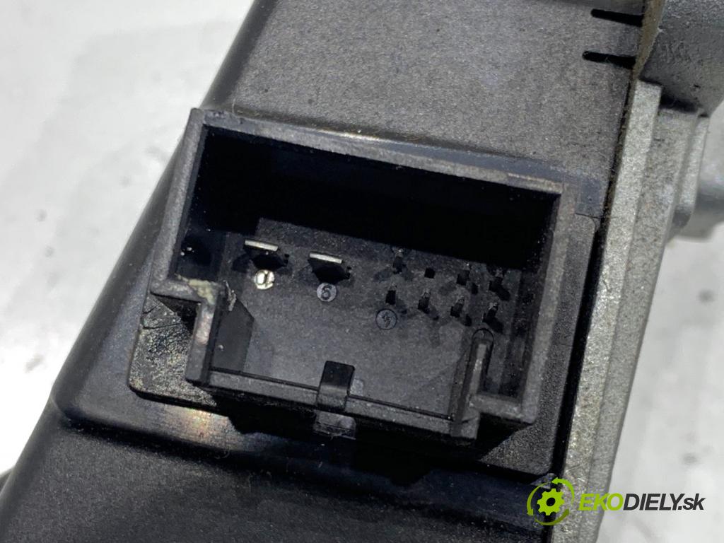 VW PASSAT B6 Kombi 2007 103 kW 2.0 TDI 1968 blokáda volantu 3C0905861G (Riadenie ostatné)