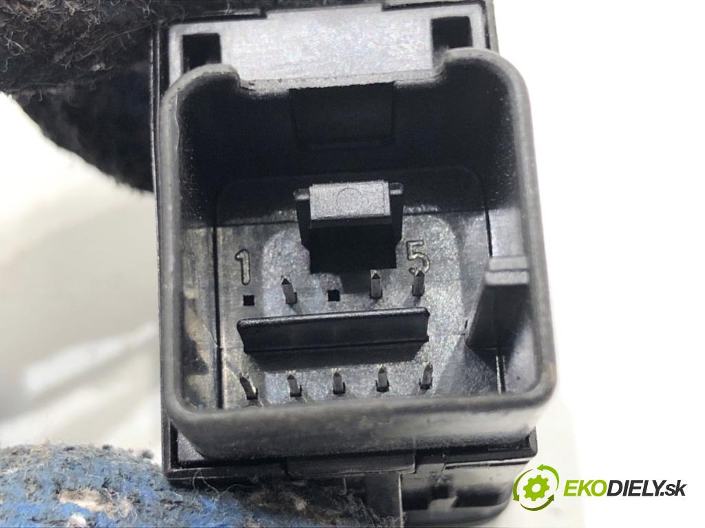 VW PASSAT B6 Kombi 2007 103 kW 2.0 TDI 1968 Spínač brzdy ručnej brzdy 3C0927225B (Prepínacie páčky pod volantom)