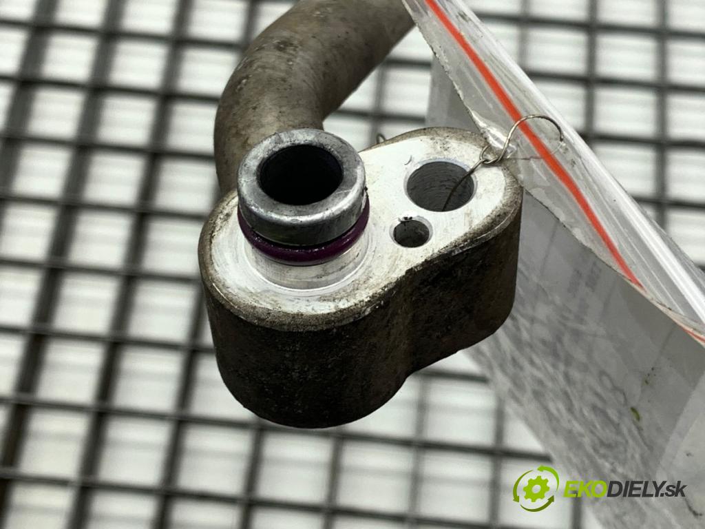 VW PASSAT B6 Kombi 2007 103 kW 2.0 TDI 1968 rúrka klimatizace 3C0820721M (Trubka klimatizace)