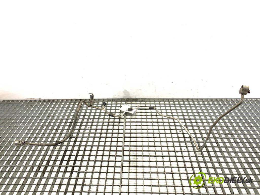 VW PASSAT B6 Kombi 2007 103 kW 2.0 TDI 1968 rúrka klimatizace 3C0820741AJ (Trubka klimatizace)