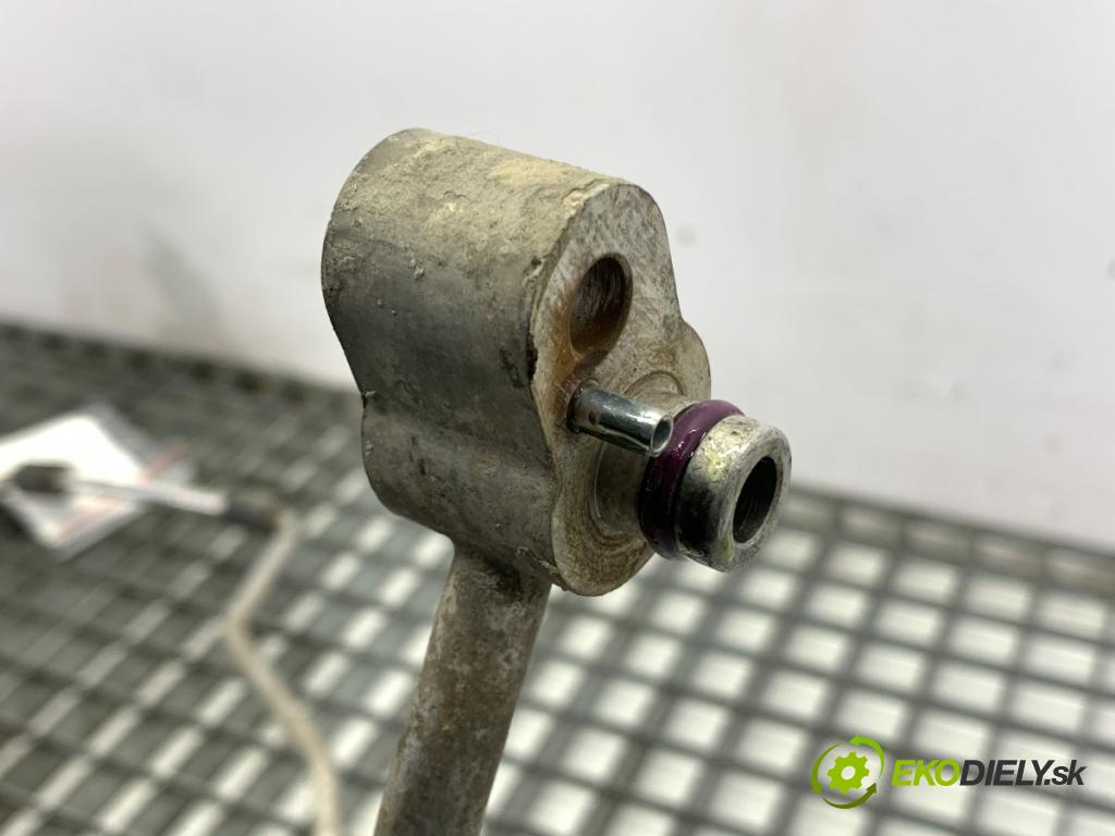 VW PASSAT B6 Kombi 2007 103 kW 2.0 TDI 1968 rúrka klimatizace 3C0820741AJ (Trubka klimatizace)