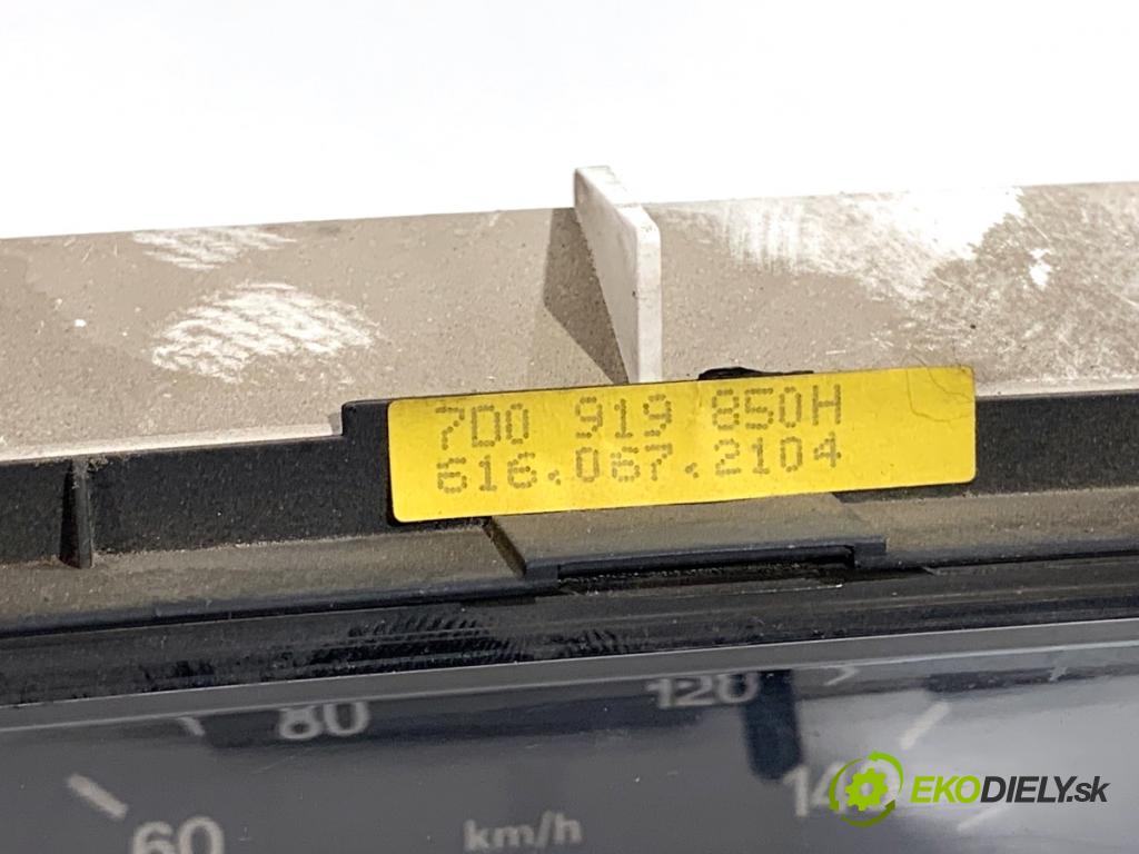 VW TRANSPORTER T4 Autobus 1996 50 kW 1.9 TD 1896 Prístrojovka 7D0919850H (Prístrojová doska)