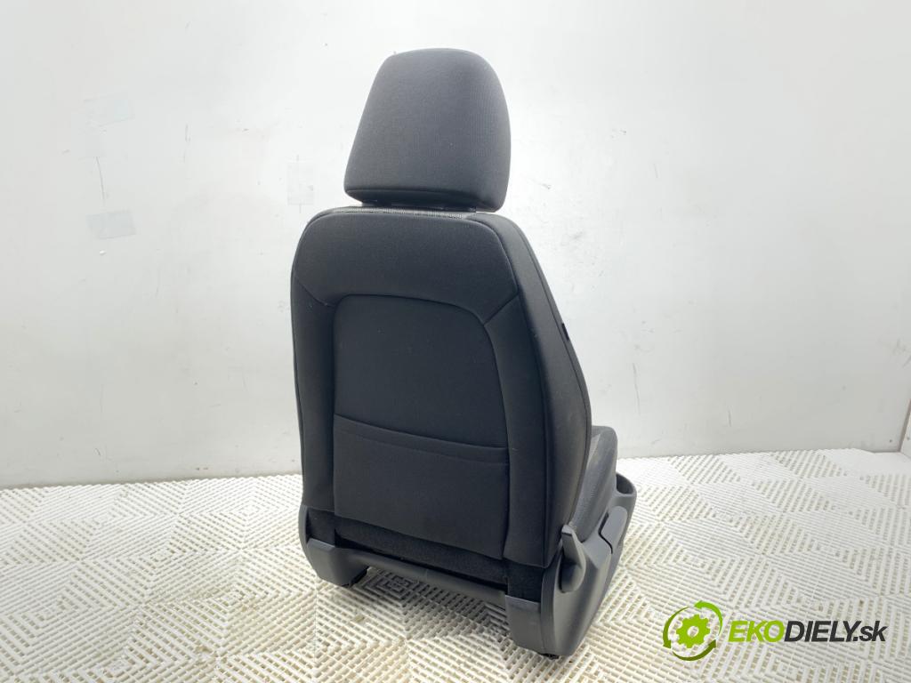 PEUGEOT 308 I liftback 2010 80 kW 1.6 HDi 1560 Sedadlo pravy predný