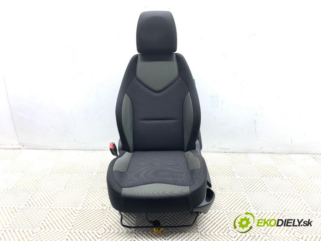 PEUGEOT 308 I liftback 2010 80 kW 1.6 HDi 1560 Sedadlo ľavy predný 