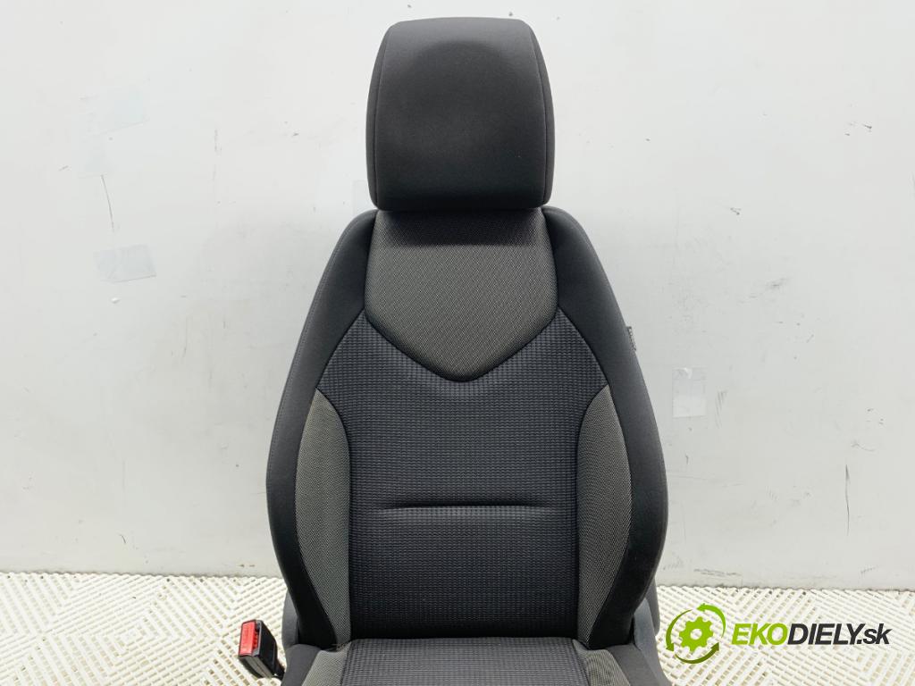 PEUGEOT 308 I liftback 2010 80 kW 1.6 HDi 1560 Sedadlo ľavy predný