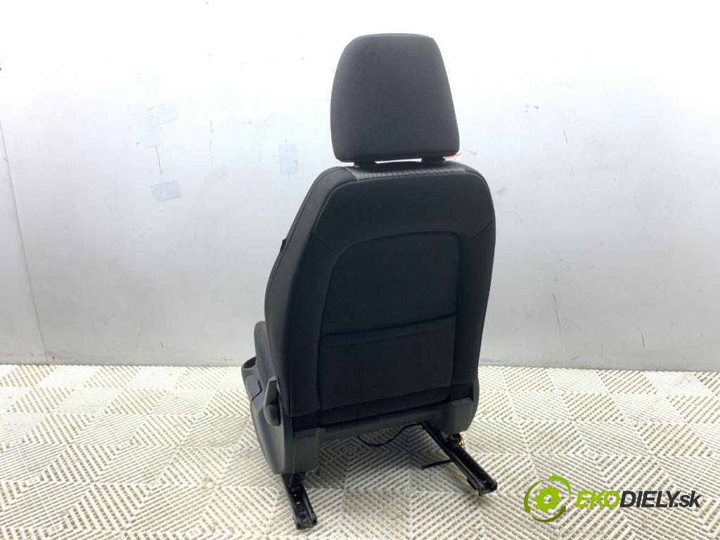 PEUGEOT 308 I liftback 2010 80 kW 1.6 HDi 1560 Sedadlo ľavy predný