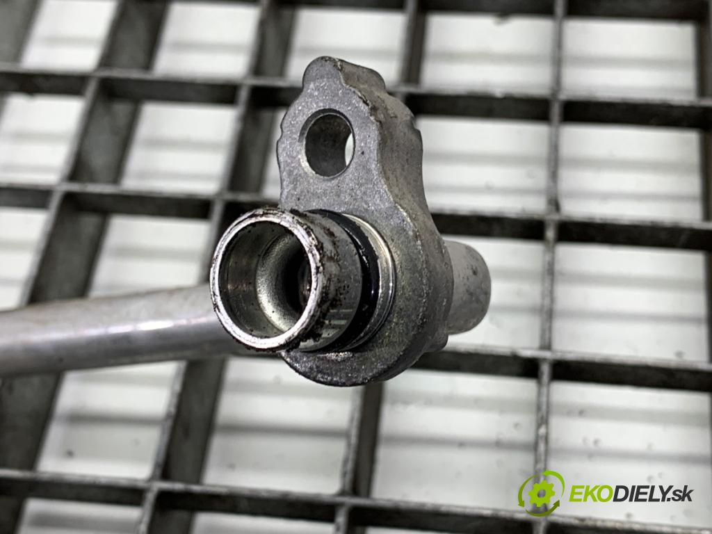 MAZDA 3 BM liftback 2014 88 kW 2.0 1998 rúrka klimatizace  (Trubka klimatizace)