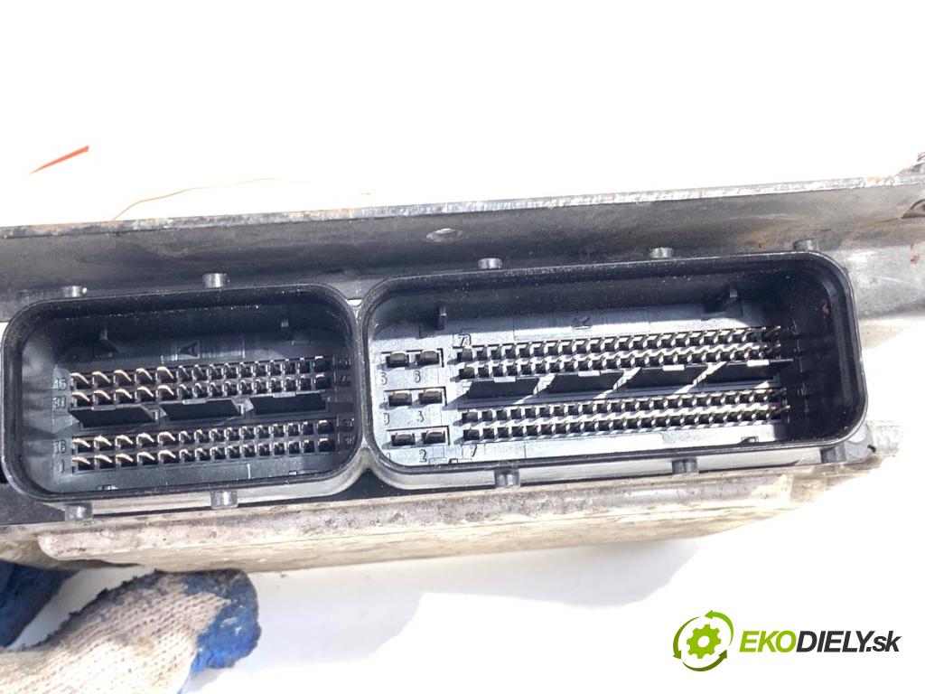 VW PASSAT B6 sedan 2007 77 kW 1.9 TDI 1896 riadiaca jednotka Motor 03G906021LR (Riadiaca jednotka)