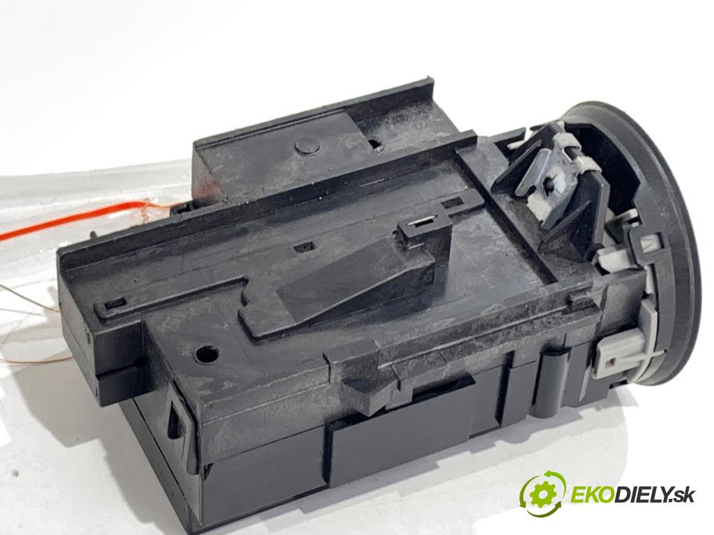 VW PASSAT B6 sedan 2007 77 kW 1.9 TDI 1896 spinačka 3C0905843Q (Spínacia skrinka)