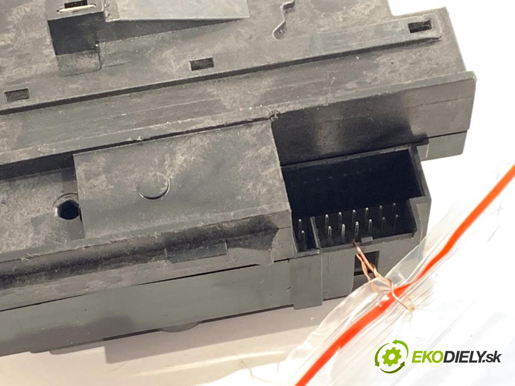 VW PASSAT B6 sedan 2007 77 kW 1.9 TDI 1896 spinačka 3C0905843Q (Spínacia skrinka)