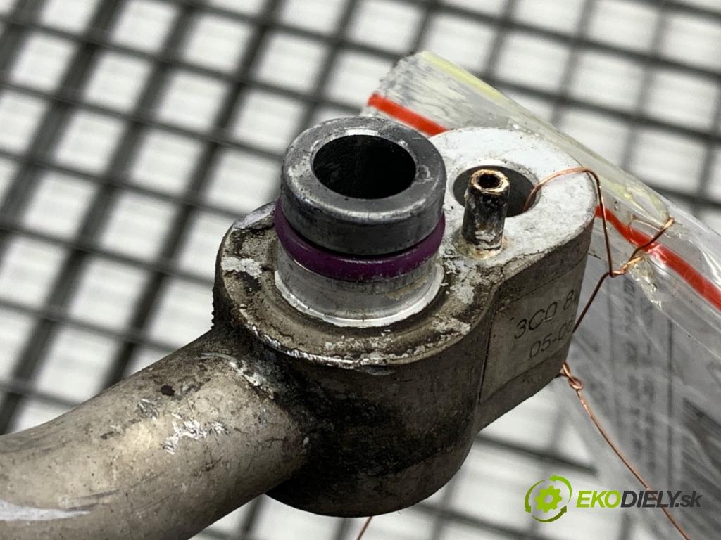 VW PASSAT B6 sedan 2007 77 kW 1.9 TDI 1896 rúrka klimatizace 3C0820721M (Trubka klimatizace)