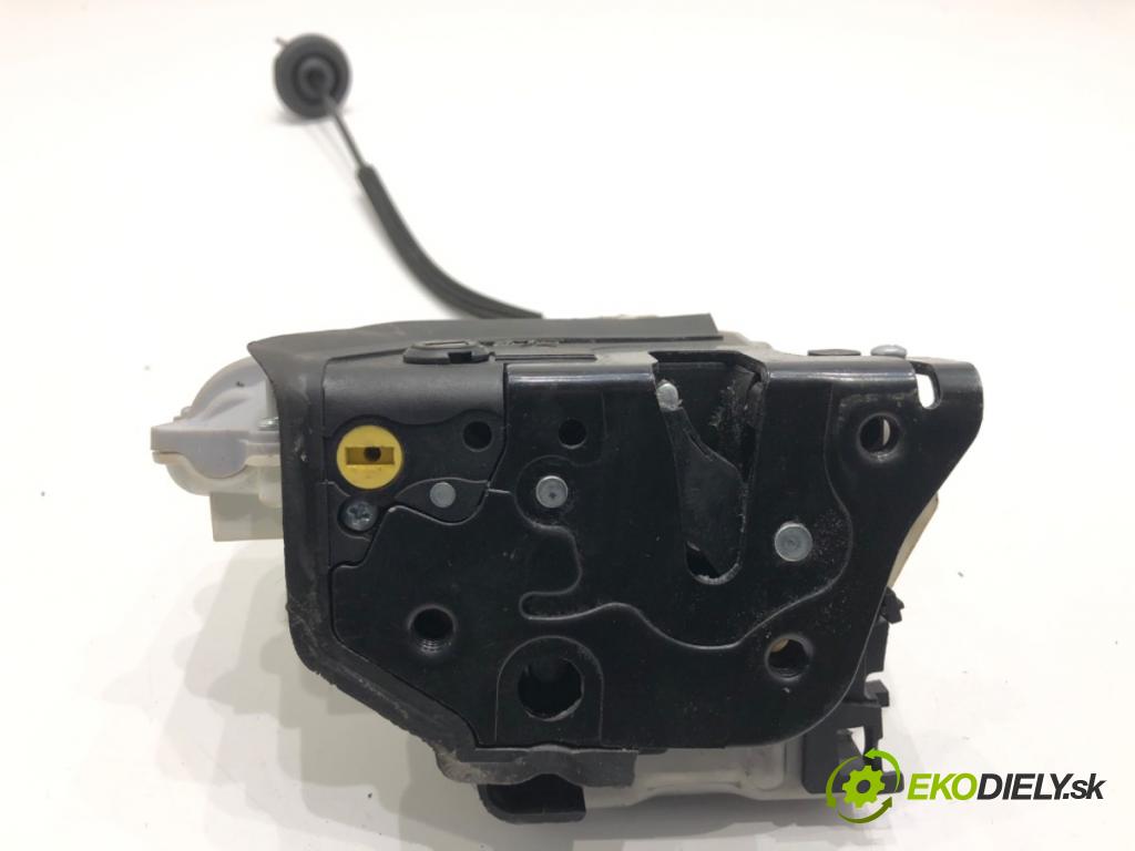 AUDI A4 B8 sedan 2008 118 kW 1.8 TFSI 1798 zámok dveře levý zadní část 