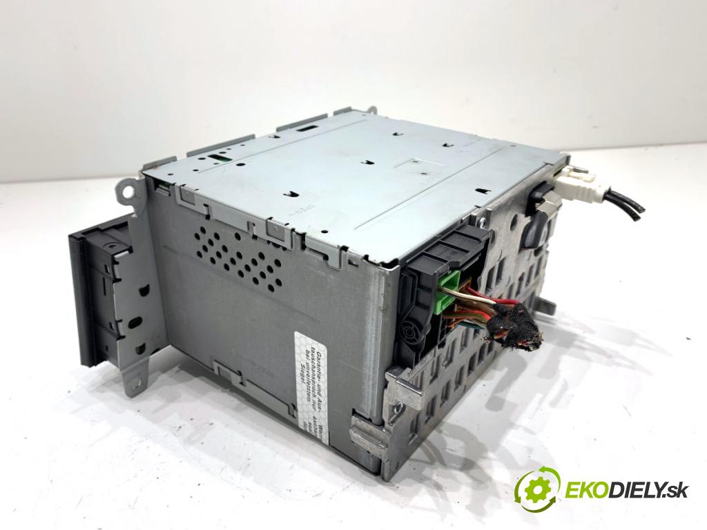 AUDI A4 B8 sedan 2008 118 kW 1.8 TFSI 1798 RADIO 8T1035186B (Audio zariadenie)