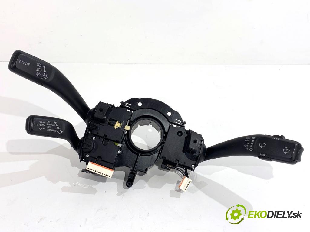 AUDI A4 B8 sedan 2008 118 kW 1.8 TFSI 1798 Prepínač kombinovaný 8K0953502D (Prepínacie páčky pod volantom)