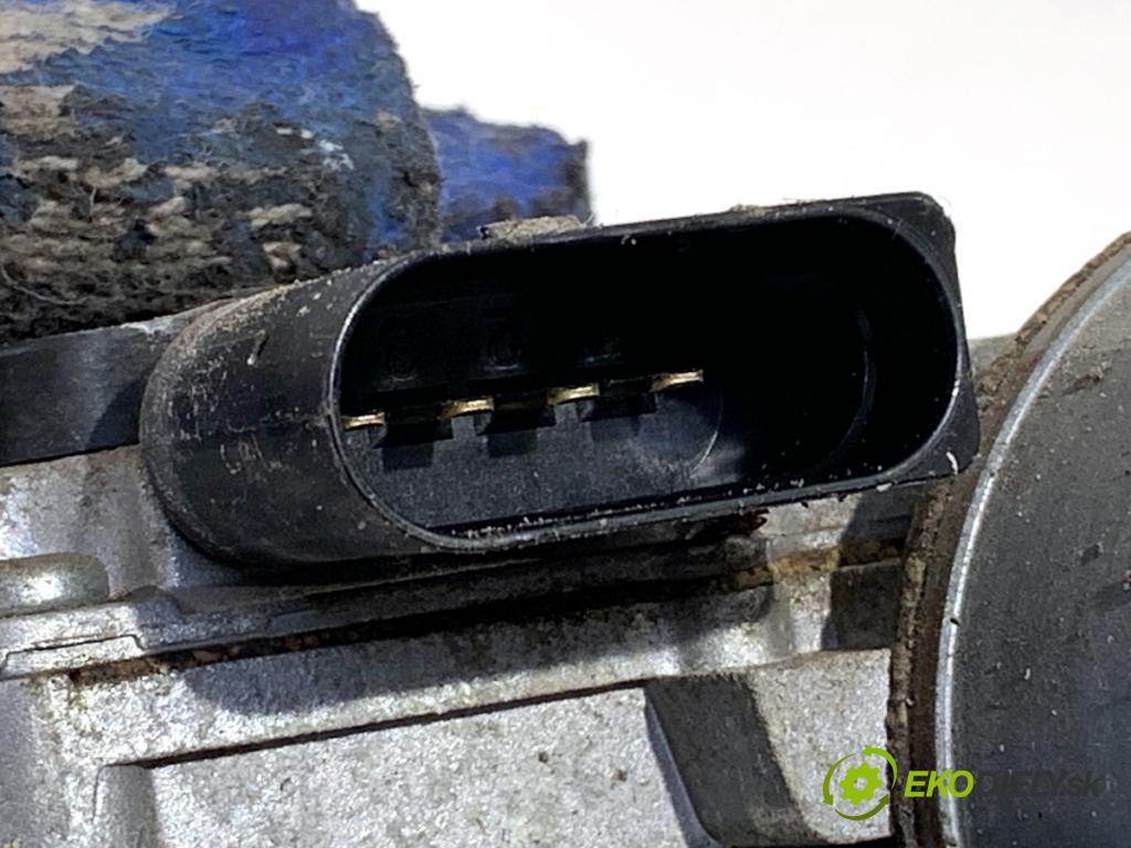 AUDI A4 B8 sedan 2008 118 kW 1.8 TFSI 1798 Mechanizmus stieračov predný 8K1955119 (Motorček stieračov predný)