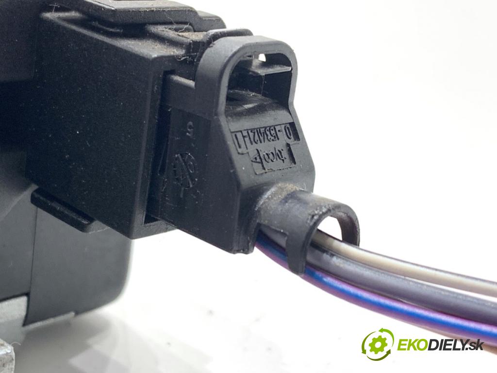 AUDI A4 B8 sedan 2008 118 kW 1.8 TFSI 1798 blokáda volantu 8K0905852C (Riadenie ostatné)