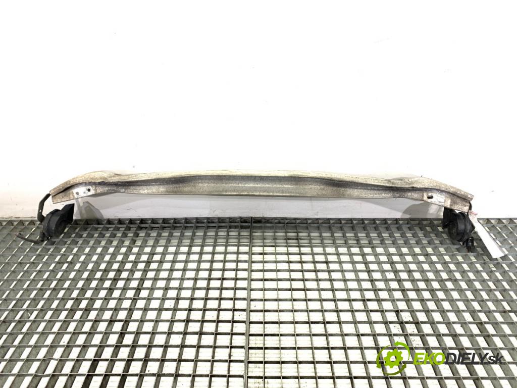 AUDI A4 B8 sedan 2008 118 kW 1.8 TFSI 1798 výztuha nárazníka přední část 8K0807113B (Přední výztuha)