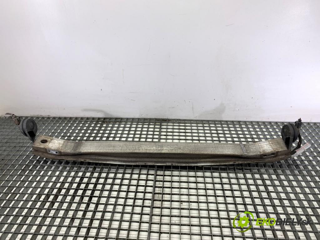 AUDI A4 B8 sedan 2008 118 kW 1.8 TFSI 1798 výztuha nárazníka přední část 8K0807113B (Přední výztuha)