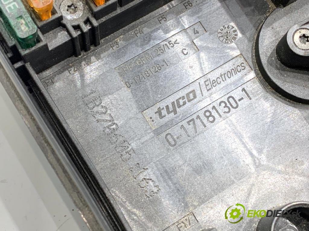 VW TOURAN nadwozie wielkoprzestrzenne (MPV) 2005 103 kW 2.0 TDI 1968 Skrinka poistková 1K0937132F (Poistková skrinka)