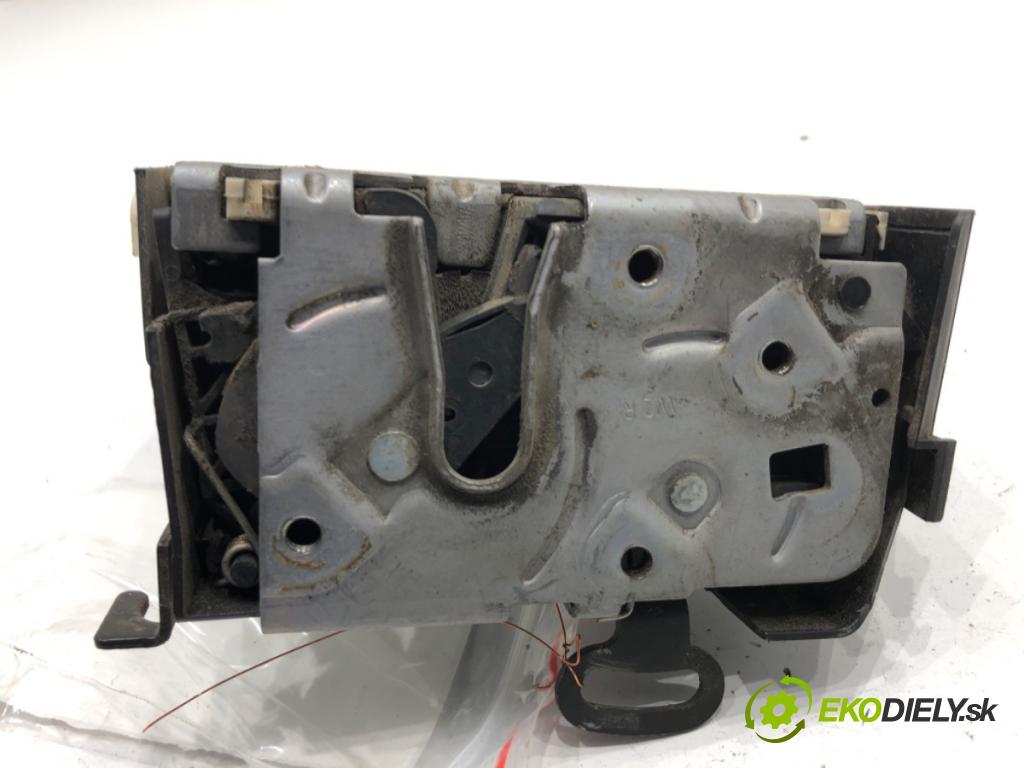 MINI R56 liftback 2007 88 kW Cooper 1598 zámok dveře pravý přední část 0556769