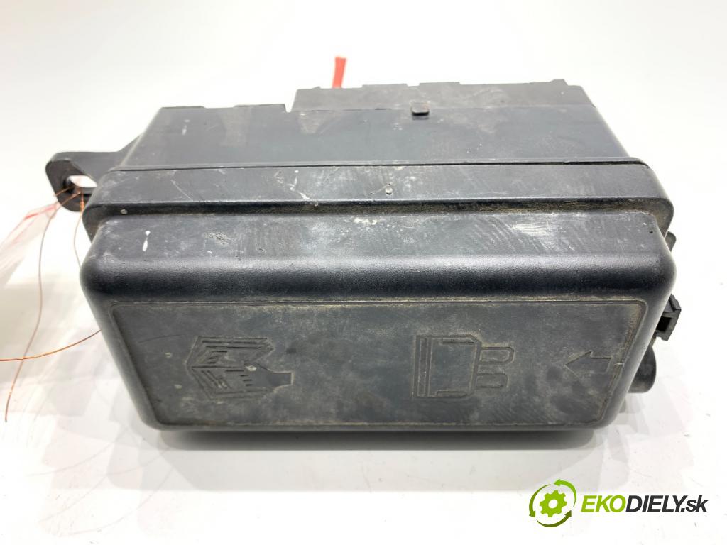 MINI R56 liftback 2007 88 kW Cooper 1598 Skrinka poistková 3449504 (Poistková skrinka)