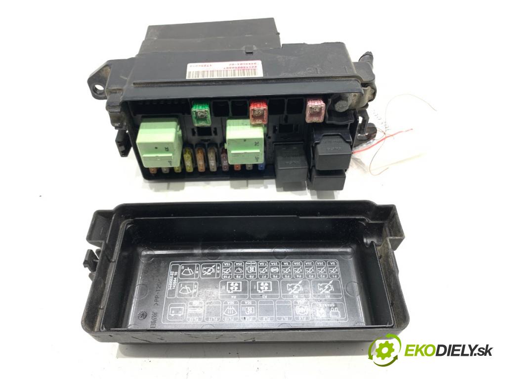 MINI R56 liftback 2007 88 kW Cooper 1598 Skrinka poistková 3449504 (Poistková skrinka)