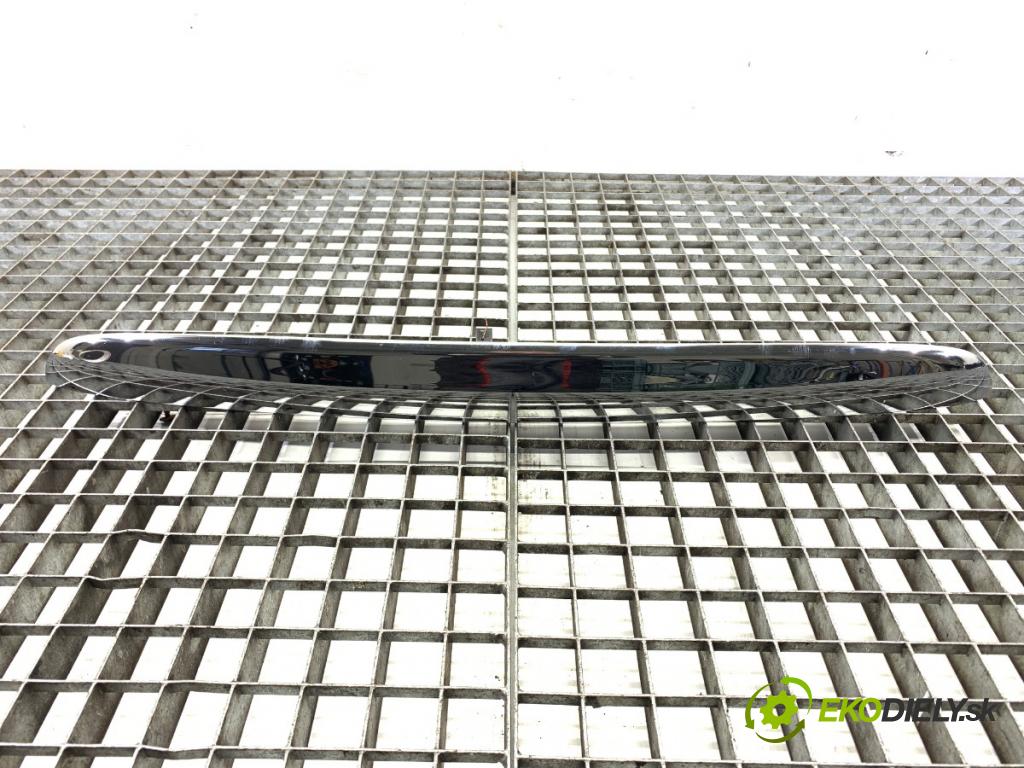 MINI R56 liftback 2007 88 kW Cooper 1598 lišta dveří zadní část 7151140