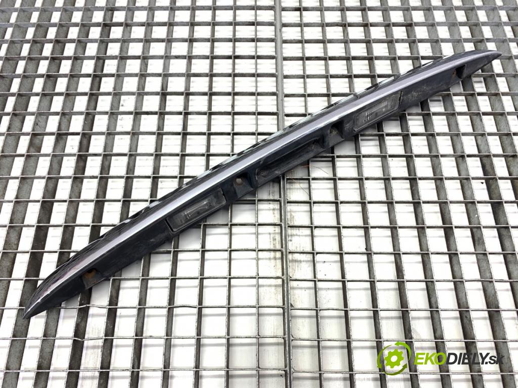 MINI R56 liftback 2007 88 kW Cooper 1598 lišta dveří zadní část 7151140