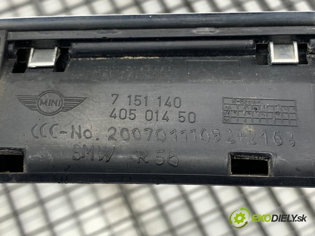 MINI R56 liftback 2007 88 kW Cooper 1598 lišta dveří zadní část 7151140