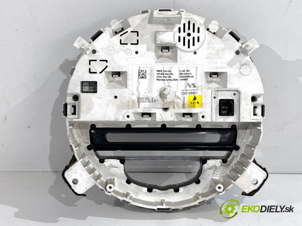 MINI R56 liftback 2007 88 kW Cooper 1598 Prístrojovka  (Prístrojová doska)