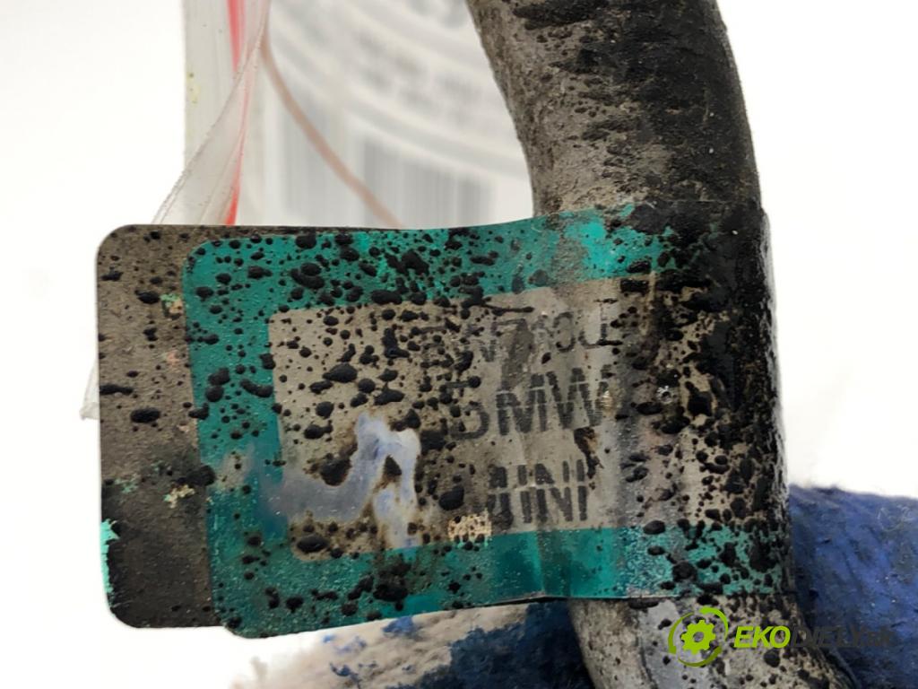 MINI R56 liftback 2007 88 kW Cooper 1598 rúrka klimatizácie  (Rúrka klimatizácie)