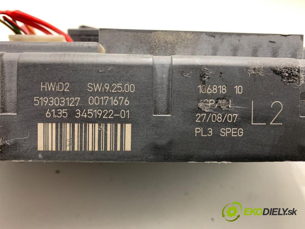 MINI R56 liftback 2007 88 kW Cooper 1598 skříňka poistková 3451922 (Pojistková skříňka)