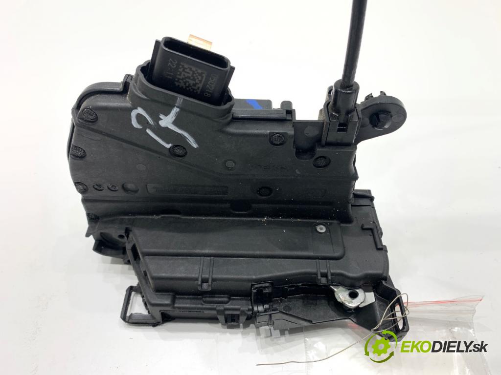 RENAULT CAPTUR I liftback 2018 81 kW 1.5 dCi 110 1461 zámok Dvere pravy zad 805027072R