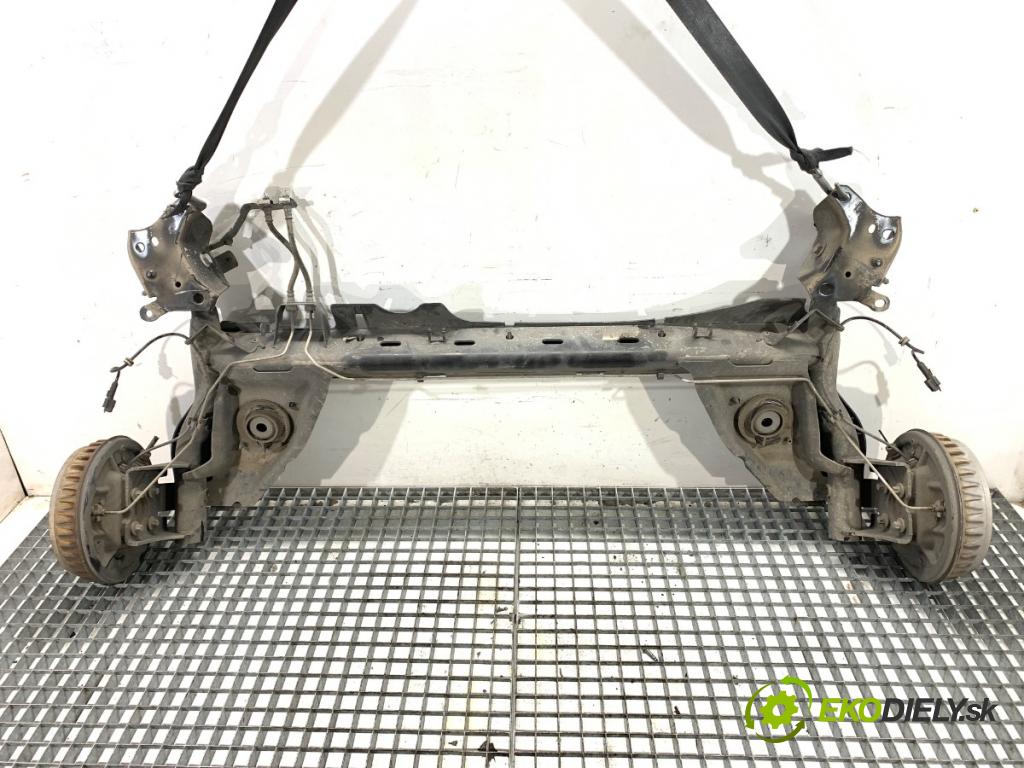 RENAULT CAPTUR I liftback 2018 81 kW 1.5 dCi 110 1461 výztuha zadní část 