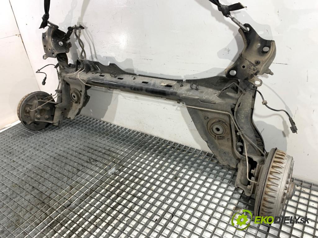 RENAULT CAPTUR I liftback 2018 81 kW 1.5 dCi 110 1461 výztuha zadní část