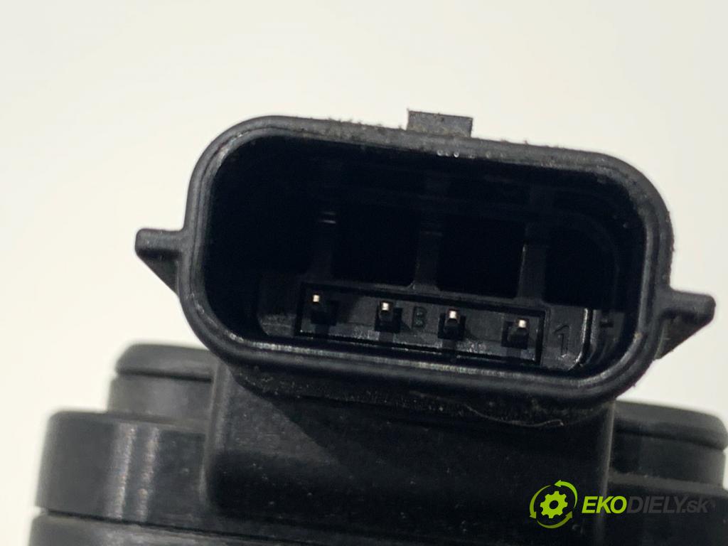 RENAULT CAPTUR I liftback 2018 81 kW 1.5 dCi 110 1461 Váha vzduchu 8200682558 (Váha vzduchu)