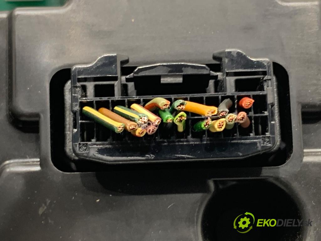 RENAULT CAPTUR I liftback 2018 81 kW 1.5 dCi 110 1461 Prístrojovka 248100130R (Prístrojová doska)