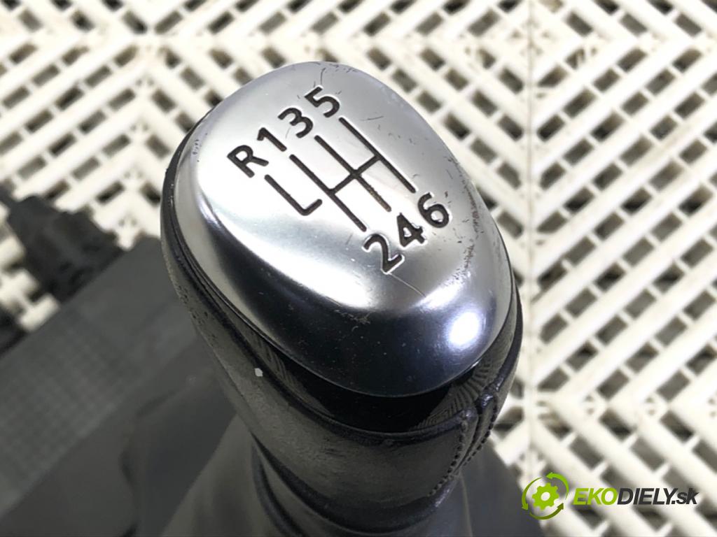 RENAULT CAPTUR I liftback 2018 81 kW 1.5 dCi 110 1461 Kulisa 349016426R (Rýchlostná páka (kulisa))