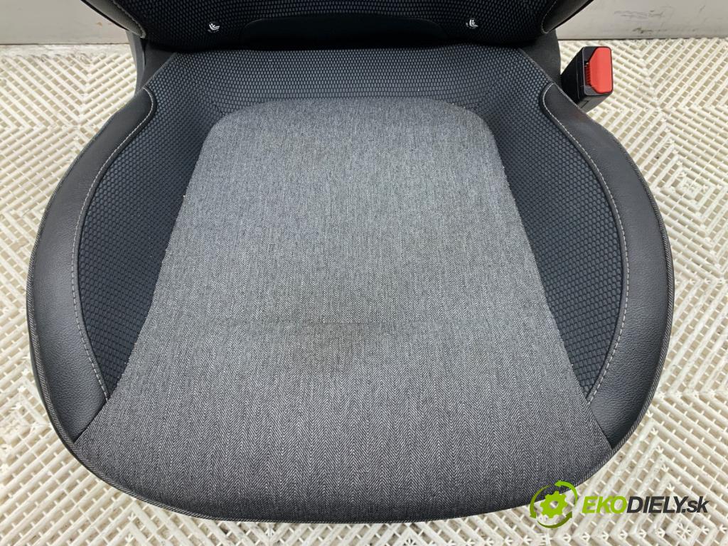 RENAULT CAPTUR I liftback 2018 81 kW 1.5 dCi 110 1461 Sedadlo pravy predný