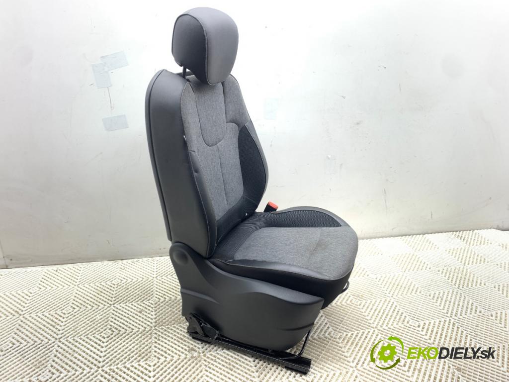 RENAULT CAPTUR I liftback 2018 81 kW 1.5 dCi 110 1461 Sedadlo pravy predný