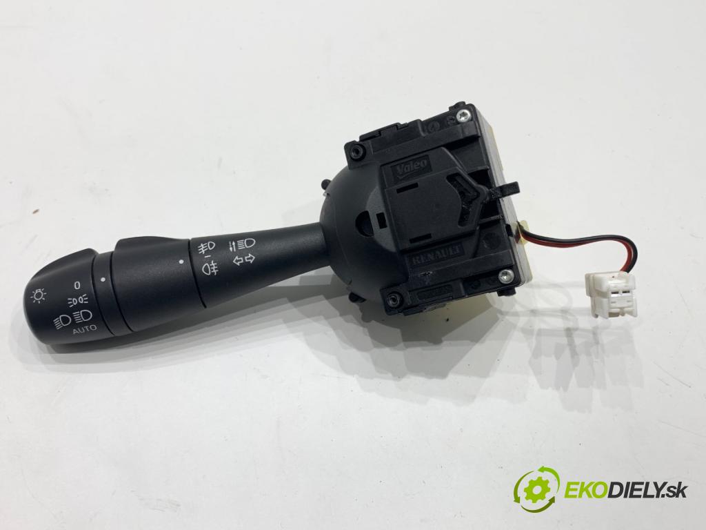 RENAULT CAPTUR I liftback 2018 81 kW 1.5 dCi 110 1461 Prepínač smeroviek 255676085R (Prepínacie páčky pod volantom)