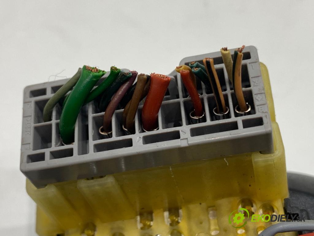 RENAULT CAPTUR I liftback 2018 81 kW 1.5 dCi 110 1461 Prepínač smeroviek 255676085R (Prepínacie páčky pod volantom)