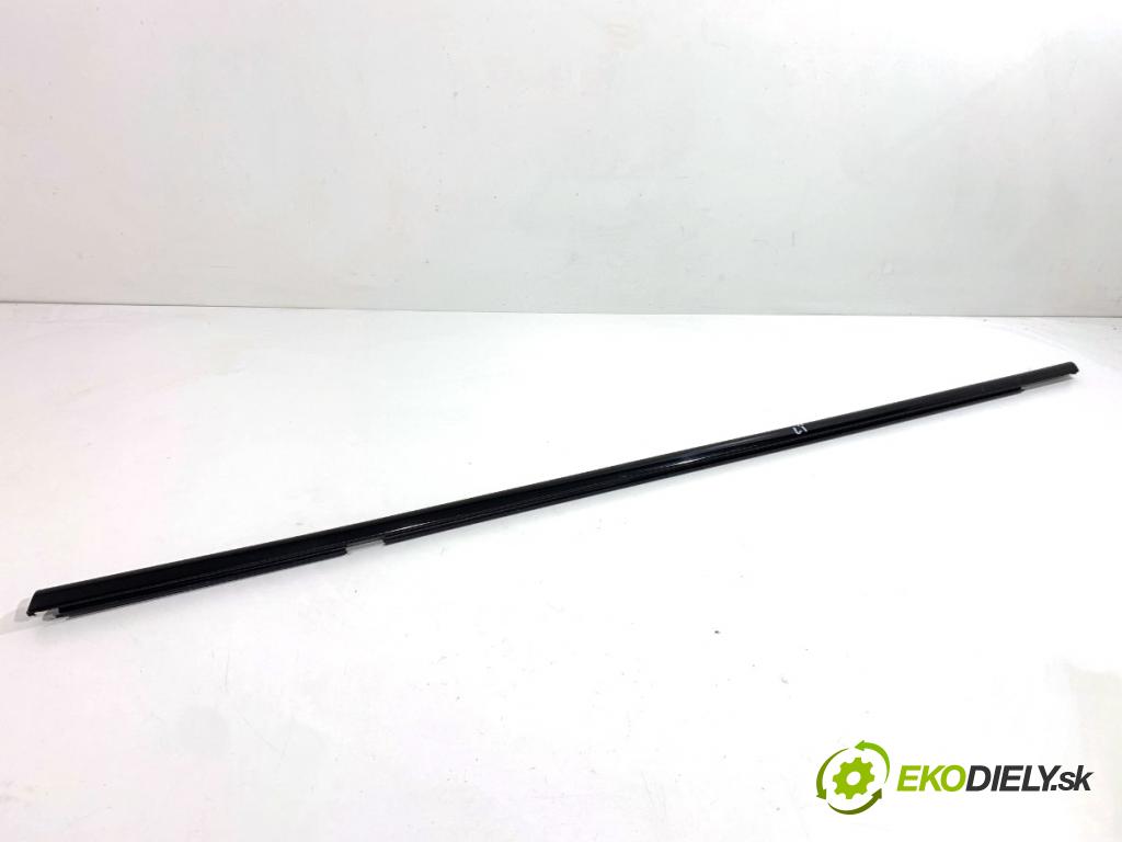 RENAULT CAPTUR I liftback 2018 81 kW 1.5 dCi 110 1461 lišta Sbírání: přední část levý