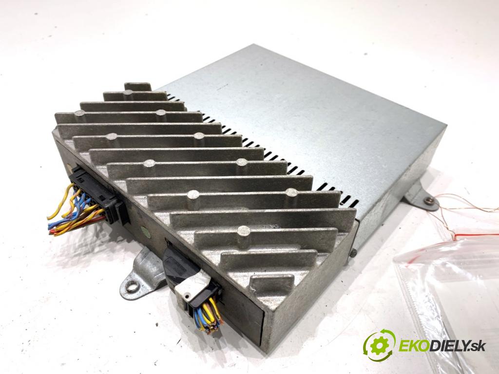 BMW E39 sedan 2001 125 kW 520 i 2171 zesilovač 8362174 (Zesilovač)